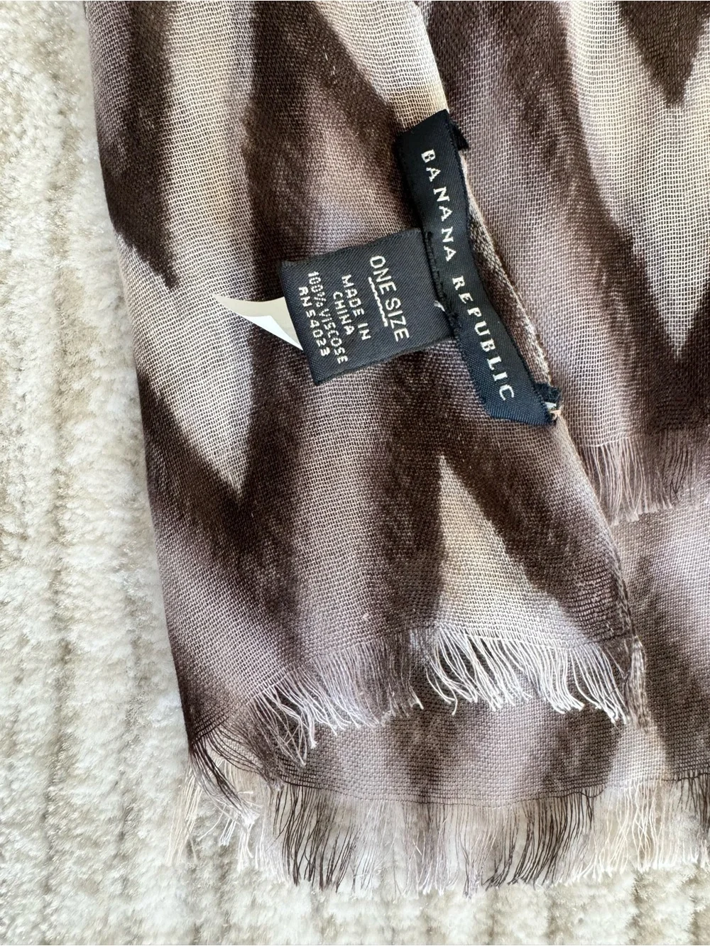 Banana Republic Chevron Scarf Brown Taupe 100% Viscose